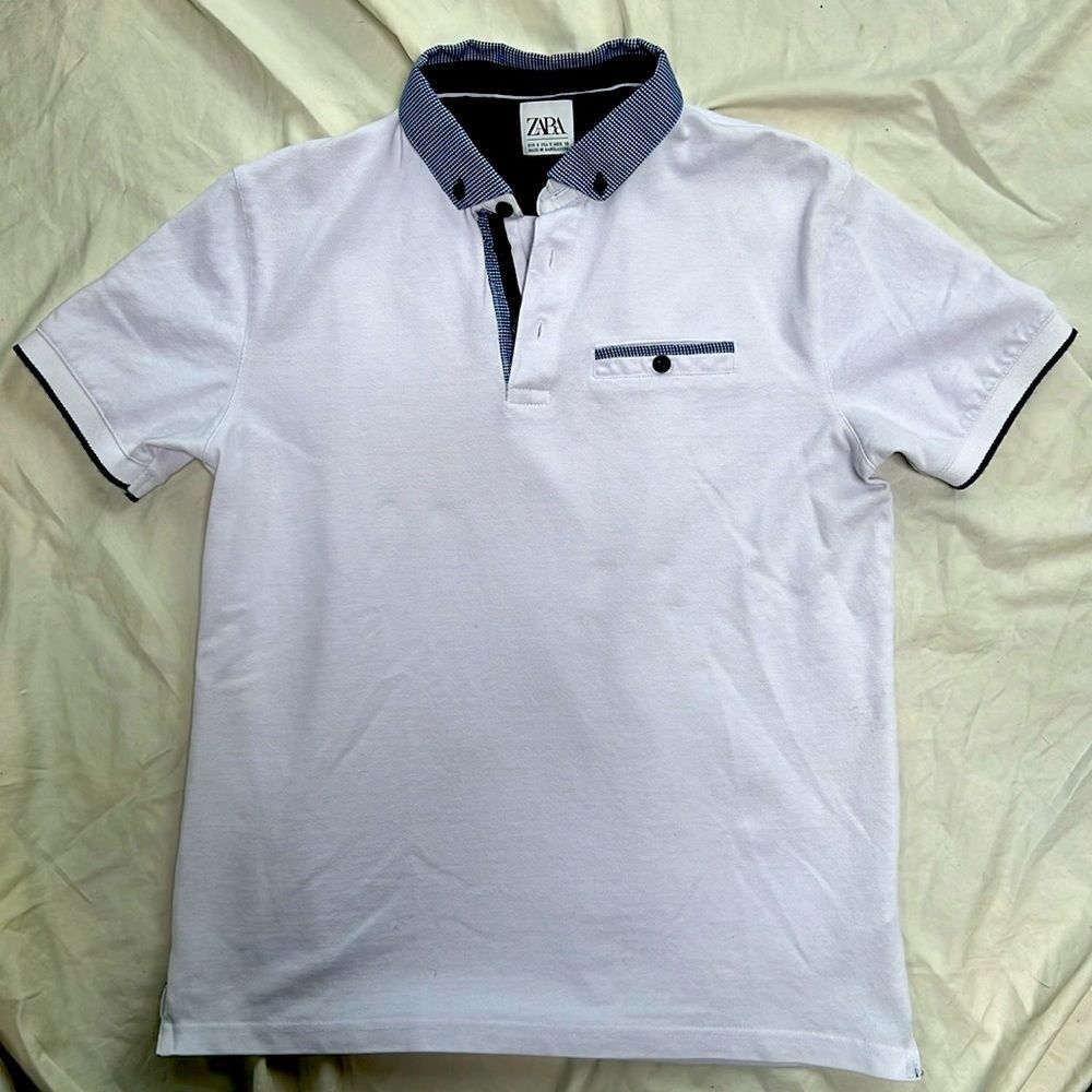 Zara! What a classy looking shirt! Small! Great condition!